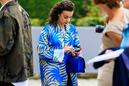 atmosphere details, blue bag, blue jacket, detail, fashion week, frenchystyle, FW, graphic jacket, horizontal, jonathan paciullo, leather bag, PARIS, PFW, printed jacket, SPRING SUMMER 2018, SS 18, street style