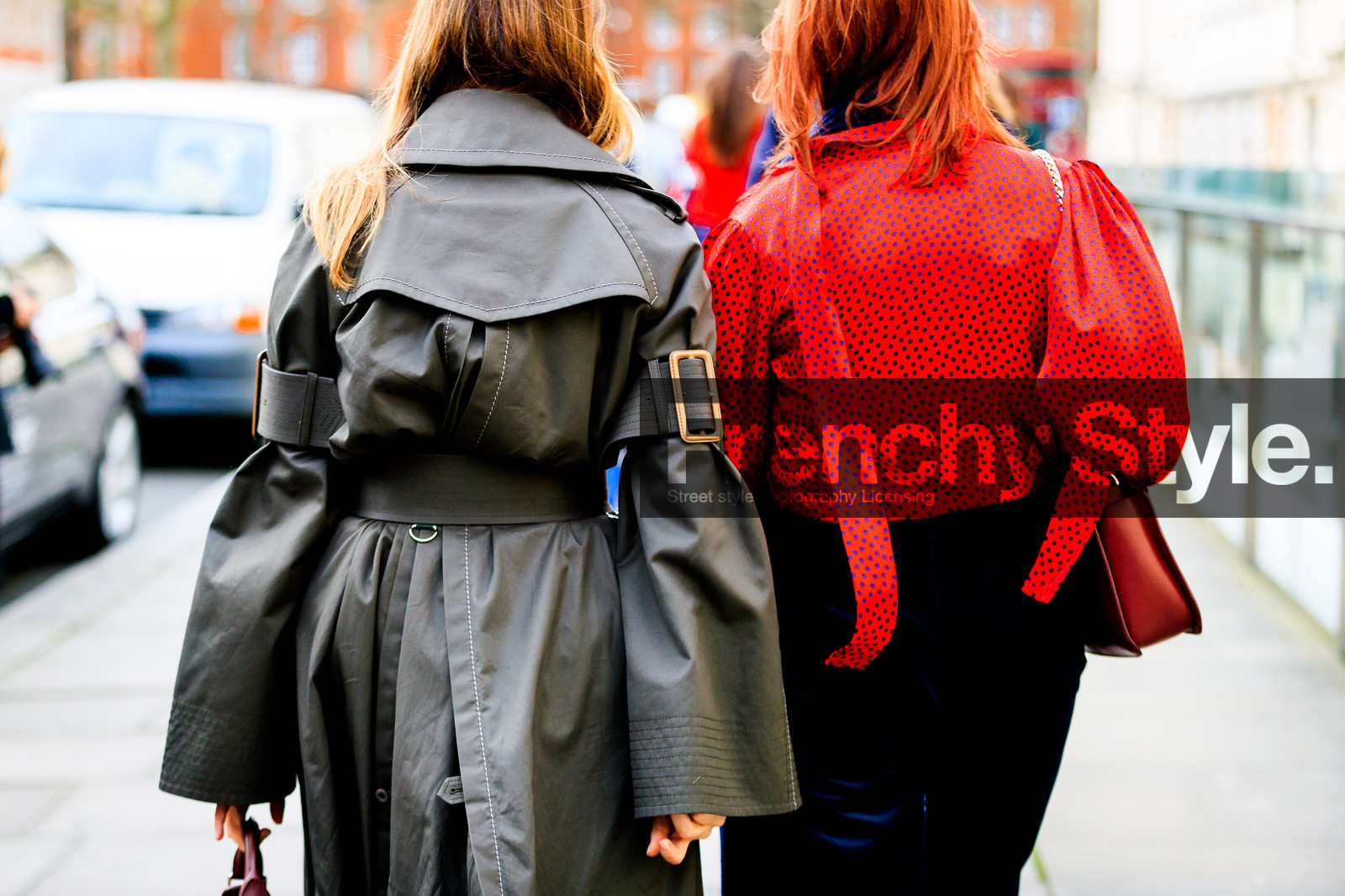 atmosphere details, AUTUMN WINTER 2017-2018, AW 17-18, back detail, brown coat, detail, FALL WINTER 2017-2018, fashion week, frenchystyle, FW, FW 17-18, green coat, horizontal, jonathan paciullo, LFW, LONDON, oversize, polka dot, printed shirt, red bag, red shirt, red top, street style, trench coat