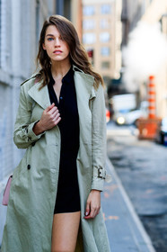 atmosphere details, beige coat, black dress, detail, fashion week, frenchystyle, FW, jonathan paciullo, model, NEW YORK, NYFW, SPRING SUMMER 2018, SS 18, street style, trench coat, vertical