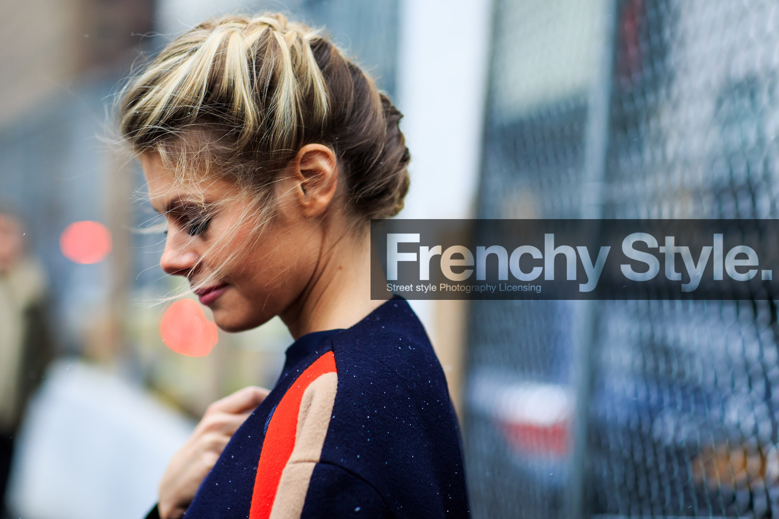 atmosphere details, AUTUMN WINTER 2016-2017, AW 16-17, blue sweater, braids, detail, fashion week, frenchystyle, FW, FW 16-17, horizontal, jonathan paciullo, long hair, natural, NEW YORK, NYFW, street style, woman
