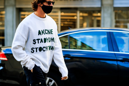 white pullover, letter embroidered pullover, acne studios pullover, jacquard pullover, fashion week, frenchystyle, FW, jonathan paciullo, street style, PFW, PARIS, SPRING SUMMER 2022, SS 22, horizontal, atmosphere details, detail