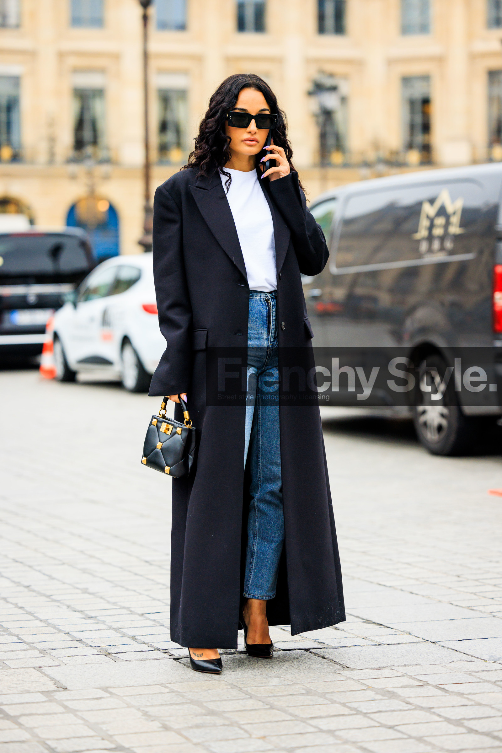 black sunglasses, white tshirt, black trench, buttoned trench, classic jeans, mini bag, leather bag, studded bag, valentino, black stilettos, fashion week, frenchystyle, FW, jonathan paciullo, street style, PARIS, PFW, SPRING SUMMER 2022, SS 22, full length, vertical, amina muaddi