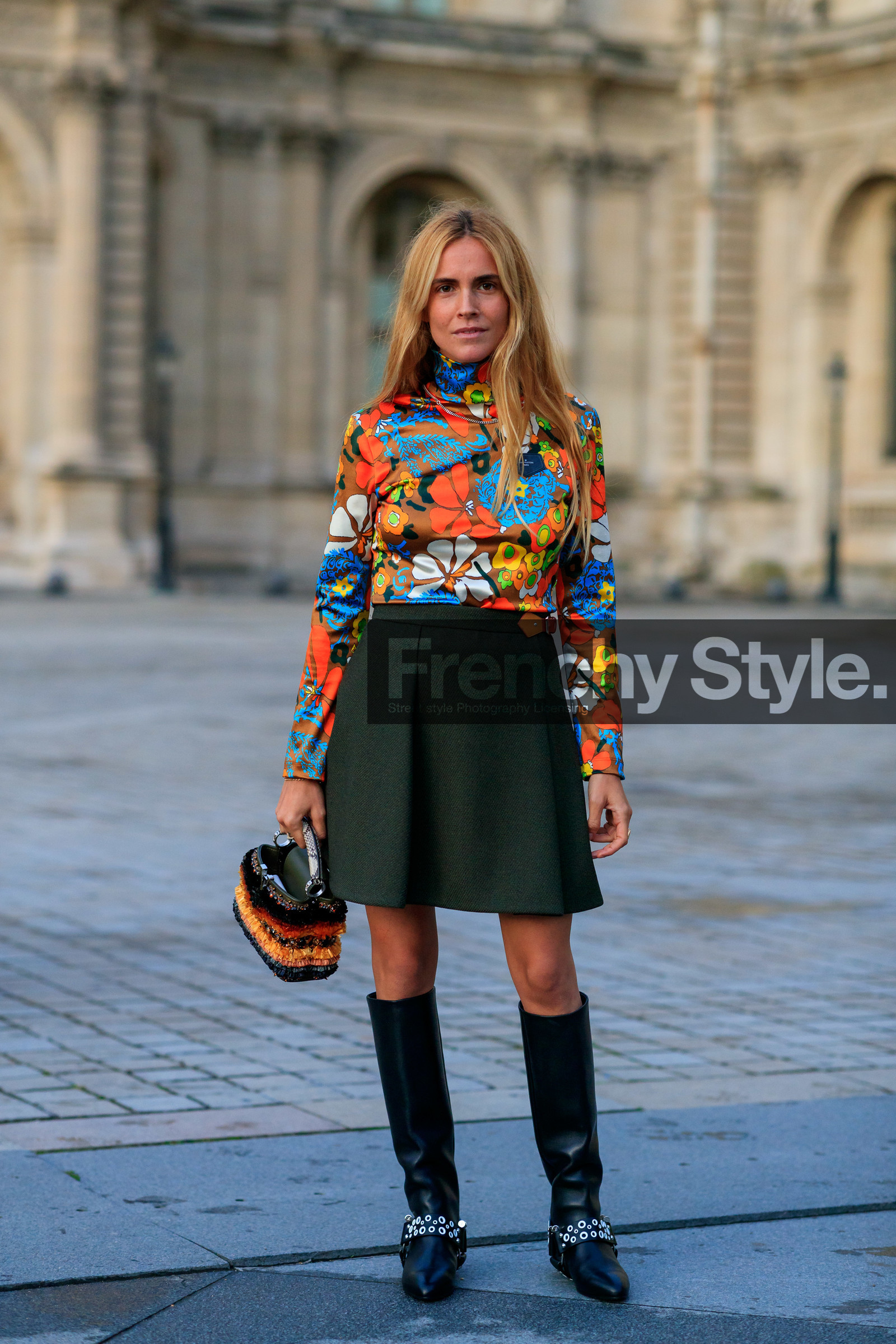 blanca miro scrimieri, floral printed top, high collar top, orange top, camel top, light blue top, tight top, kaki skirt, woolen skirt, mini skirt, high boots, flat boots, black leather boots, silvered boots, studs boots, hand bag, animal skin bag, straw bag, orange bag, brown bag, louis vuitton bag, louis vuitton skirt, louis vuitton top, louis vuitton boots, louis vuitton total look, PARIS, PFW, SPRING SUMMER 2020, SS 20, fashion week, frenchystyle, FW, jonathan paciullo, street style, vertical, full length