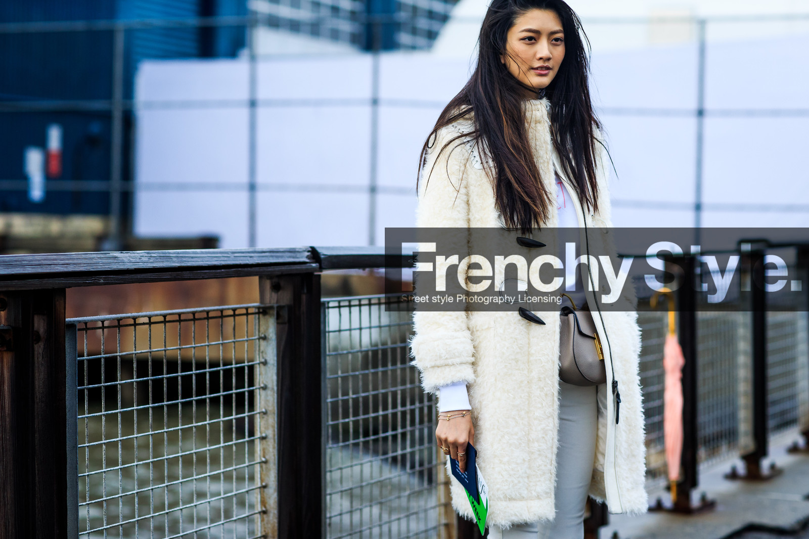 atmosphere details, AUTUMN WINTER 2016-2017, AW 16-17, beige bag, caban, chloe, denim pants, detail, fashion week, frenchystyle, fur coat, fur jacket, FW, FW 16-17, horizontal, jeans, jonathan paciullo, leather, leather bag, long hair, NEW YORK, NYFW, street style, trousers, white coat, white denim, white fur, white jacket, white pants, woman