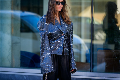 black sunglasses, black leather jacket, black leather pants, carrot pants, used jacket, fashion week, frenchystyle, FW, jonathan paciullo, street style, AUTUMN WINTER 2020-2021, FALL WINTER 2020-2021, FW 20-21, horizontal, atmosphere details, detail, NYFW, NEW YORK