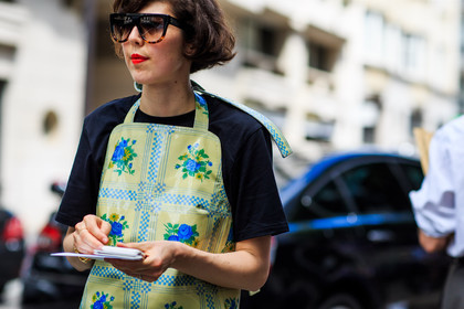 atmosphere details, black t shirt, detail, fashion week, floral, flower, frenchystyle, FW, horizontal, jonathan paciullo, leather dress, MENSWEAR, PARIS, PFW, printed dress, red lips, SPRING SUMMER 2017, SS 17, street style, sunglasses, yellow dress
