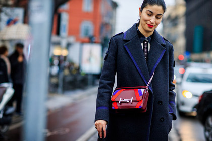 atmosphere details, AUTUMN WINTER 2016-2017, AW 16-17, black coat, detail, FALL WINTER 2016-2017, fashion week, frenchystyle, FW, FW 16-17, graphic bag, horizontal, jonathan paciullo, leather bag, LFW, LONDON, MENSWEAR, overcoat, red bag, street style