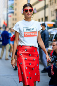 atmosphere details, detail, embroidered skirt, fashion week, frenchystyle, fun sunglasses, FW, giovanna battaglia, iphone, jonathan paciullo, leather skirt, NEW YORK, NYFW, printed t shirt, red skirt, SPRING SUMMER 2018, SS 18, street style, studs, sunglasses, vertical, white t shirt