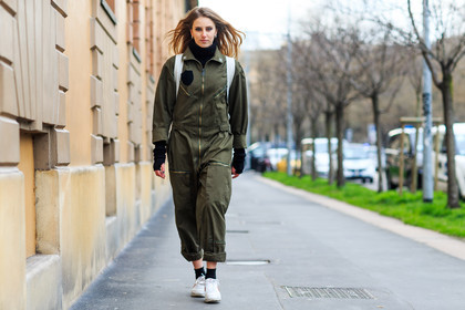 atmosphere details, AUTUMN WINTER 2016-2017, AW 16-17, FALL WINTER 2016-2017, fashion week, frenchystyle, full length, FW, FW 16-17, green jumpsuit, horizontal, jonathan paciullo, kaki jumpsuit, leather sneakers, LFW, LONDON, MENSWEAR, nike, street style, white sneakers