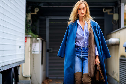 atmosphere details, AUTUMN WINTER 2017-2018, AW 17-18, blue coat, blue denim, blue shirt, brown bag, brown boots, brown sweater, cardigan, denim pants, detail, FALL WINTER 2017-2018, fashion week, frenchystyle, FW, FW 17-18, hannah ferguson, high boots, horizontal, jeans, jonathan paciullo, leather bag, leather shoes, MFW, MILAN, model, over the shoulder, printed shirt, street style, striped shirt, suede shoes, trousers