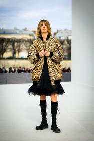 anima print jakcet, leopars print jacket, bomber oversize jacket, ruffle dress, black boots, laced boots, dior, shirt haur, maya hawke, fashion week, frenchystyle, FW, jonathan paciullo, street style, AUTUMN WINTER 2022-2023, FALL WINTER 2022_2023, FW 22-23, PFW, PARIS, vertical, full length