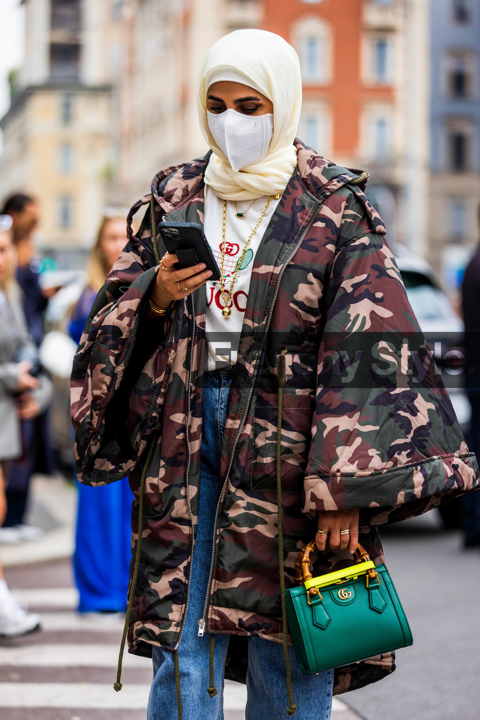 bag, camouflage, camouflage coat, color, cream scarf, denim, facial mask, green bag, gucci, gucci t-shirt bag, hijab, jean, khaki coat, oversize coat, print, scarf, smartphone, white t-shirt, fashion week, frenchystyle, FW, jonathan paciullo, street style, SPRING SUMMER 2022, SS 22, MFW, MILAN, vertical, atmosphere details