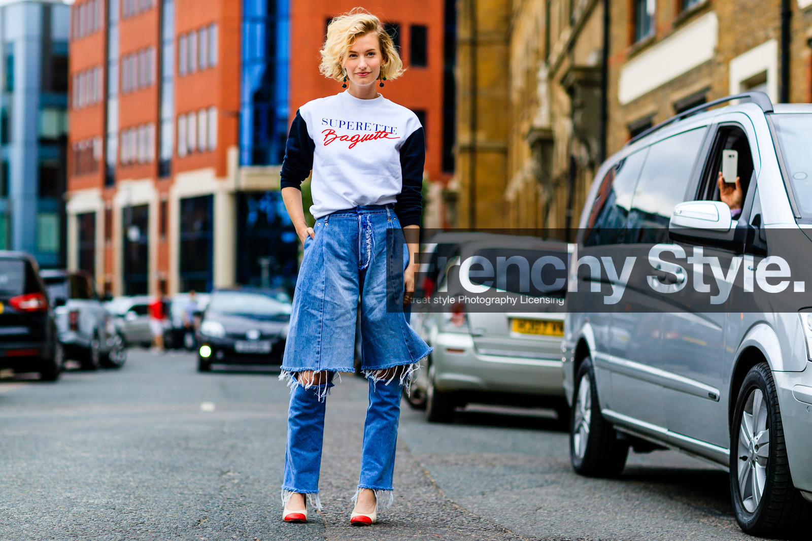 atmosphere details, beige shoes, blue denim, denim pants, fashion week, frenchystyle, full length, FW, high heels, horizontal, jeans, jonathan paciullo, LFW, LONDON, printed sweater, ripped pants, SPRING SUMMER 2017, SS 17, street style, trousers, white sweater, woman, zanita whittington