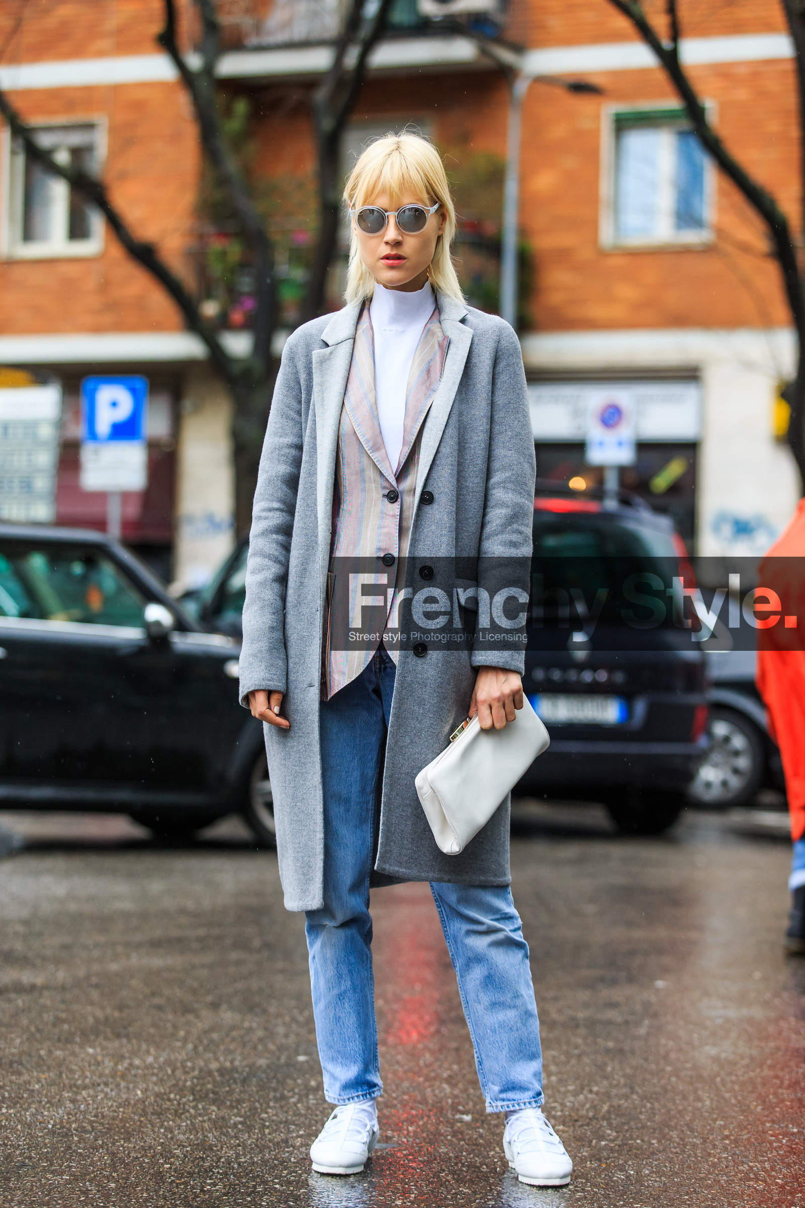 AUTUMN WINTER 2016-2017, AW 16-17, blue denim, denim pants, FALL WINTER 2016-2017, fashion week, frenchystyle, full length, FW, FW 16-17, grey coat, jeans, jonathan paciullo, leather clutch, leather sneakers, LFW, linda tol, LONDON, MENSWEAR, short hair, street style, sunglasses, trousers, vertical, white clutch, white sneakers