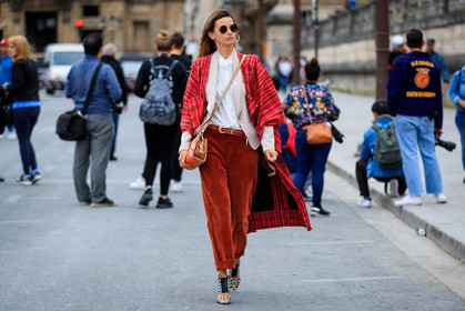 atmosphere details, black and white shoes, blazer, Clara Racz, corduroy, fashion week, frenchystyle, full length, FW, graphic bag, high heels, horizontal, jonathan paciullo, leather bag, leather belt, leather shoes, PARIS, PFW, pink jacket, printed bag, red bag, red belt, red jacket, red pants, SPRING SUMMER 2017, SS 17, street style, sunglasses, trousers, velvet, white shirt