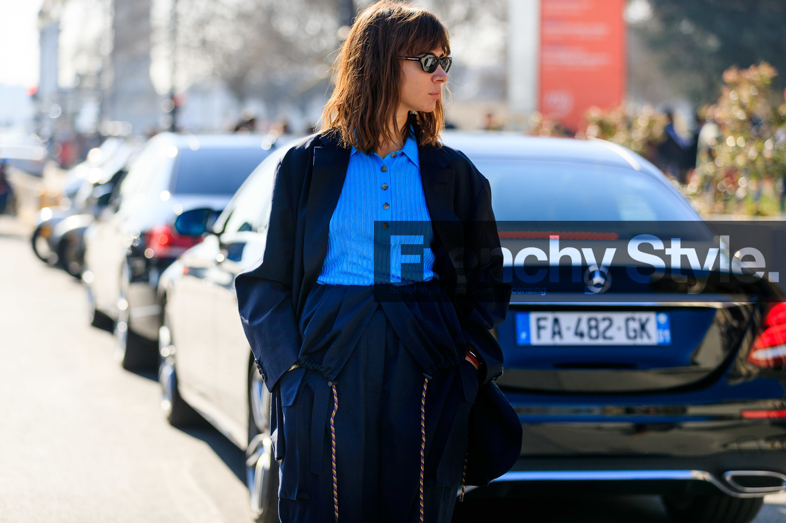 blue sweater, natasha goldenberg, navy jacket, navy pants, sunglasses, trousers, PARIS, PFW, street style, jonathan paciullo, FW, frenchystyle, fashion week, AUTUMN WINTER 2019-2020, AW 19-20, FALL WINTER 2019-2020, FW 19-20, horizontal, atmosphere details, detail