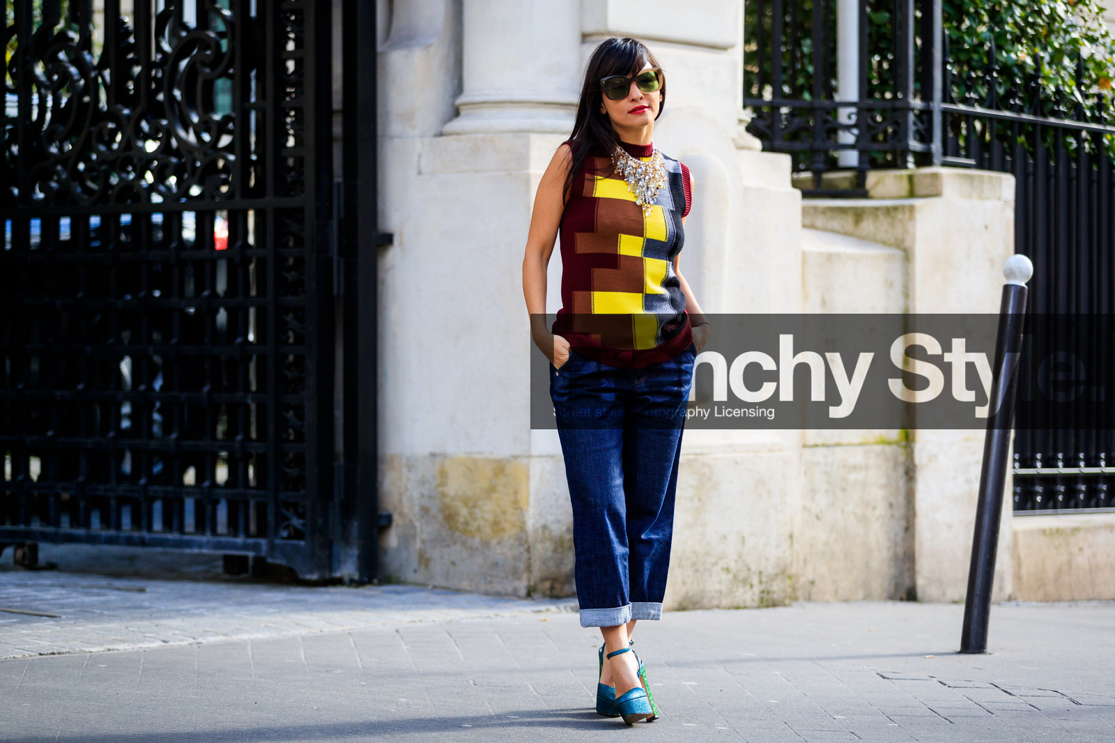blue denim, brown sweater, checked, denim pants, graphic sweater, green shoes, high heels, jeans, leather shoes, necklace, plaid, printed sweater, sunglasses, trousers, vest, street style, jonathan paciullo, FW, frenchystyle, fashion week, PFW, PARIS, AUTUMN WINTER 2018-2019, FALL WINTER 2018-2019, FW 18-19, horizontal, atmosphere details, full length, Samar Seraqui De Buttafoco