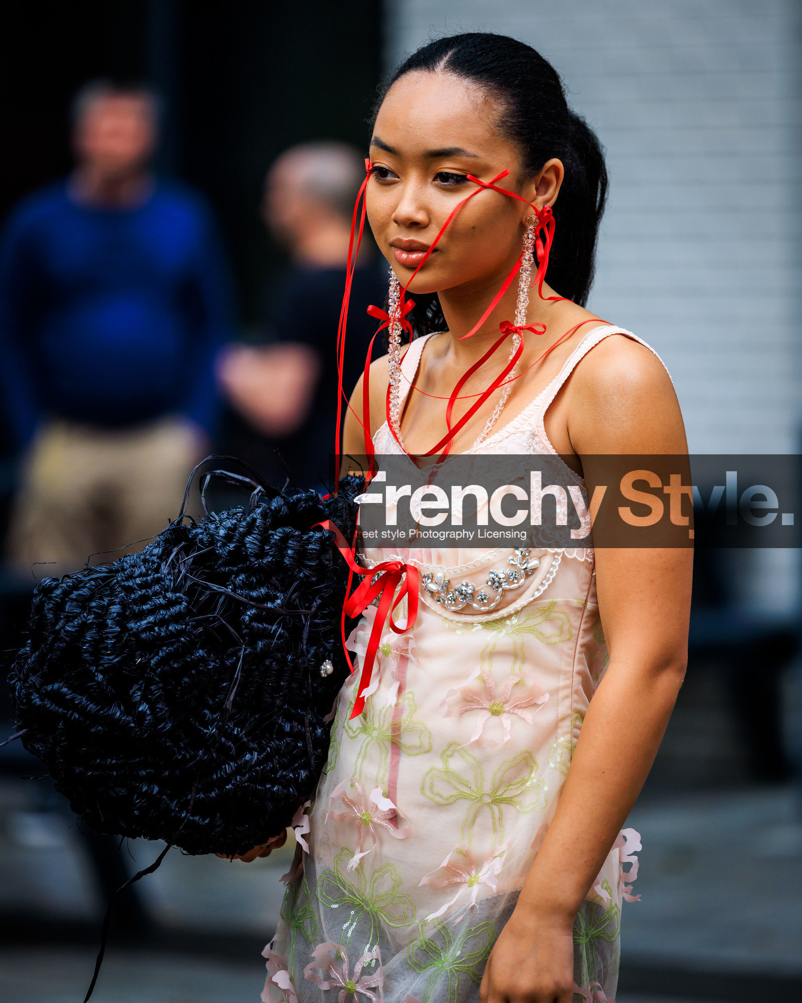 fashion week, frenchystyle, FW, jonathan paciullo, street style, LFW, LONDON, atmosphere details, detail, SPRING SUMMER 2024, SS 24
