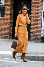 geraldine boublil, camel leather skirt, camel leather top, camel leather blouse, high collar blouse, high collar top, long skirt, multi pocket skirt, brown leather boots, animal skin boots, high boots, high heels boots, kaki leather bag, golden chain strap bag, wrap skirt, fashion week, frenchystyle, FW, jonathan paciullo, street style, AUTUMN WINTER 2020-2021, FALL WINTER 2020-2021, FW 20-21, vertical, full length, NYFW, NEW YORK