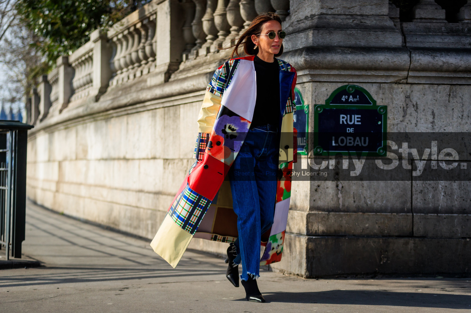 black shoes, black sweater, blue denim, checked, denim pants, floral, flowers, graphic jacket, high heels, jeans, leather coat, leather shoes, multicolor jacket, patchwork, plaid, printed jacket, sunglasses, tartan, trousers, street style, jonathan paciullo, FW, frenchystyle, fashion week, PFW, PARIS, AUTUMN WINTER 2018-2019, FALL WINTER 2018-2019, FW 18-19, horizontal, atmosphere details, full length, chloe loulou de saison