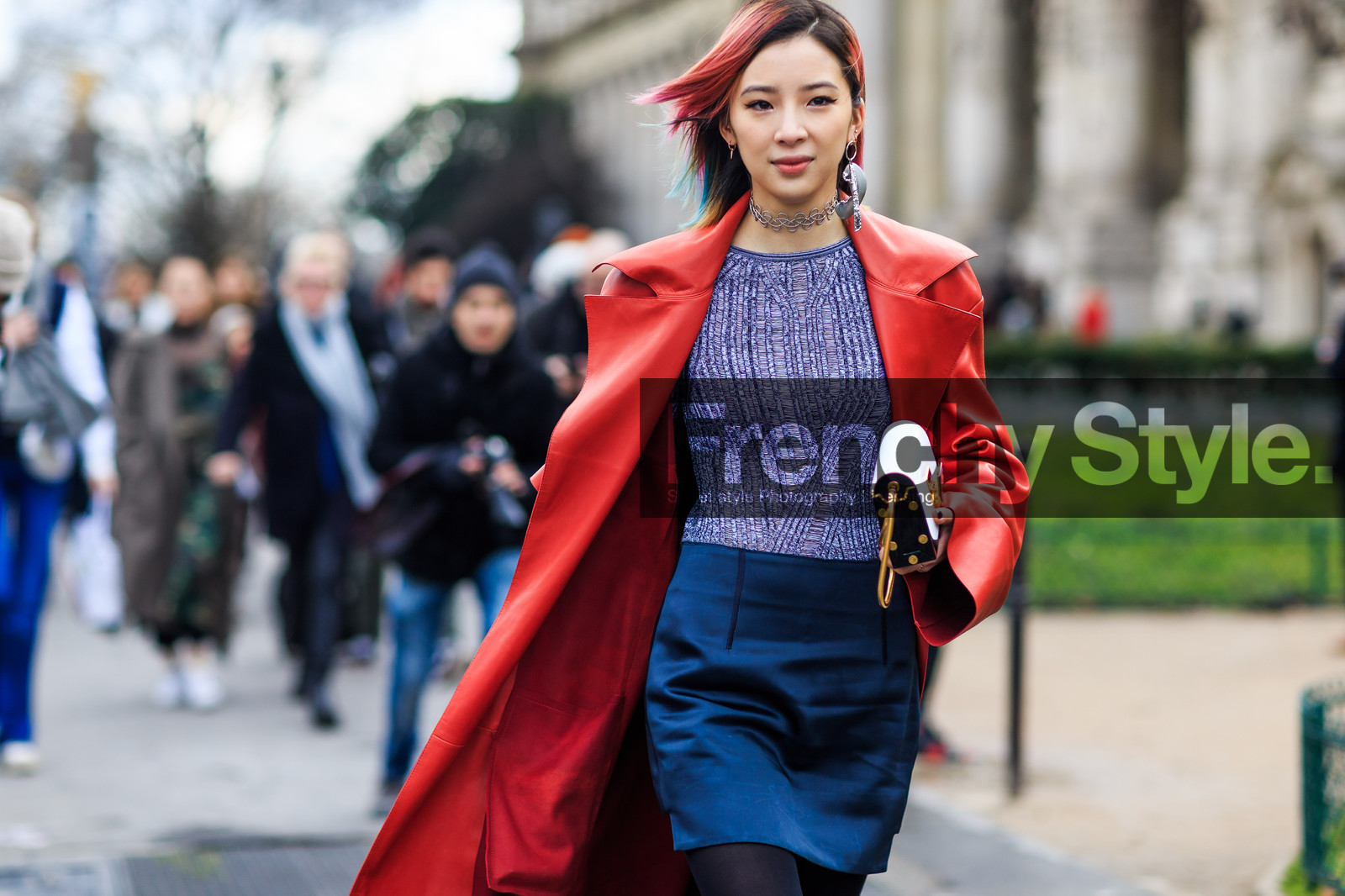 atmosphere details, AUTUMN WINTER 2016-2017, AW 16-17, blue knit, blue skirt, detail, dyed hair, FALL WINTER 2016-2017, fashion week, frenchystyle, FW, FW 16-17, horizontal, irene kim, jonathan paciullo, leather bag, leather coat, PARIS, PFW, pink hair, red coat, street style, white bag