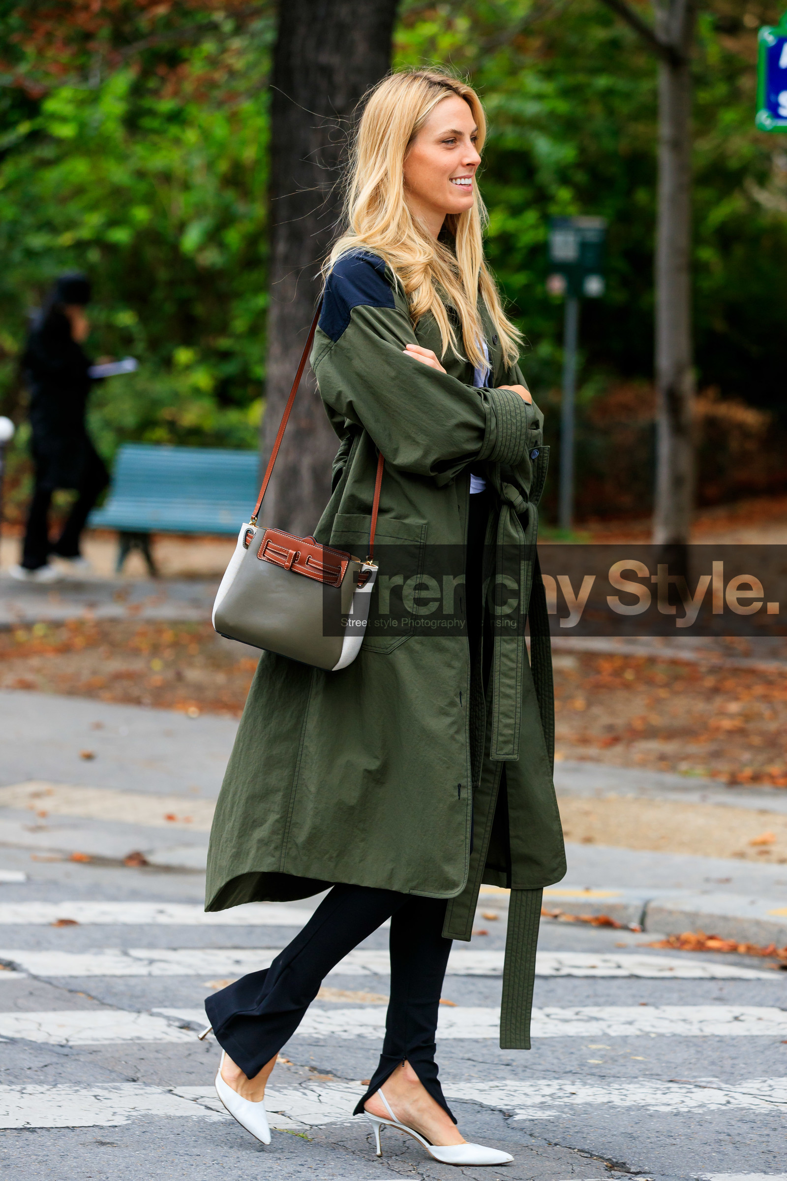 kaki trench coat, loewe bag, kaki leather bag, black pants, flare pants, white leather shoes, sling back shoes, kitten heels shoes, brown leather bag, fashion week, frenchystyle, FW, jonathan paciullo, street style, SPRING SUMMER 2020, SS 20, PFW, PARIS, vertical, full length