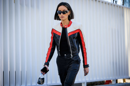 short leather jacket, dual toned jacket, biker jacket, black trousers, black leather pants, black pants, black top, mini diesel bag, silver diesel bag, details, silver rings, golden loops, alexandra guerain, fashion week, frenchystyle, FW, jonathan paciullo, street style, MFW, MILAN, FALL WINTER 2022_2023, AUTUMN WINTER 2022-2023, FW 22-23, horizontal, atmosphere details