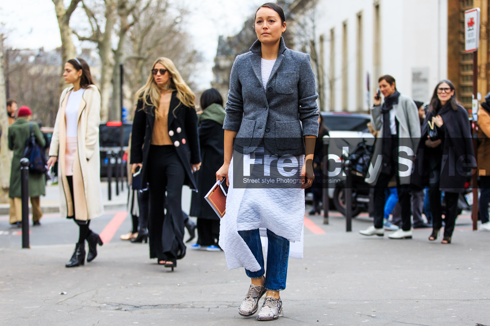 atmosphere details, AUTUMN WINTER 2016-2017, AW 16-17, blazer, blue denim, denim pants, FALL WINTER 2016-2017, fashion week, frenchystyle, full length, FW, FW 16-17, grey jacket, horizontal, jeans, jonathan paciullo, PARIS, PFW, rachael wang, street style, trousers, white dress