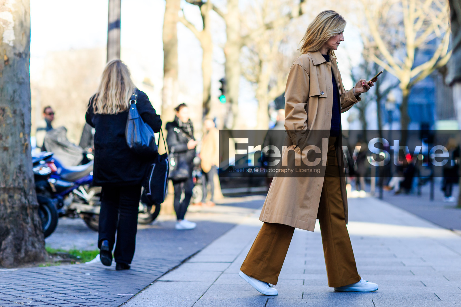 atmosphere details, AUTUMN WINTER 2016-2017, AW 16-17, beige coat, brown pants, camel pants, Elizabeth von Guttman, FALL WINTER 2016-2017, fashion week, frenchystyle, full length, FW, FW 16-17, horizontal, jonathan paciullo, leather sneakers, PARIS, PFW, street style, trousers, white sneakers