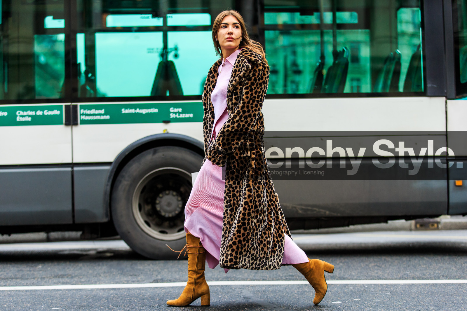 animal print, atmosphere details, AUTUMN WINTER 2016-2017, AW 16-17, camel boots, FALL WINTER 2016-2017, fashion week, frenchystyle, full length, fur coat, FW, FW 16-17, horizontal, jonathan paciullo, leather boots, leopard coat, leopard print, long skirt, PARIS, patricia manfield, PFW, pink skirt, pink top, printed coat, street style, suede shoes