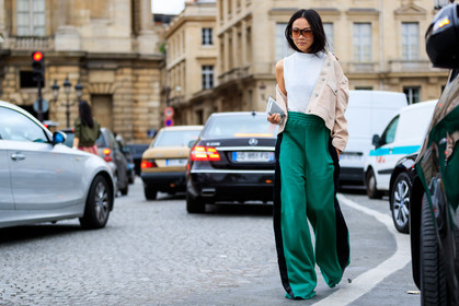 atmosphere details, beige jacket, fashion week, frenchystyle, full length, FW, green pants, horizontal, jonathan paciullo, oversize, PARIS, PFW, SPRING SUMMER 2017, SS 17, street style, sunglasses, sweatpants, trousers, white t shirt, white top, yoyo cao