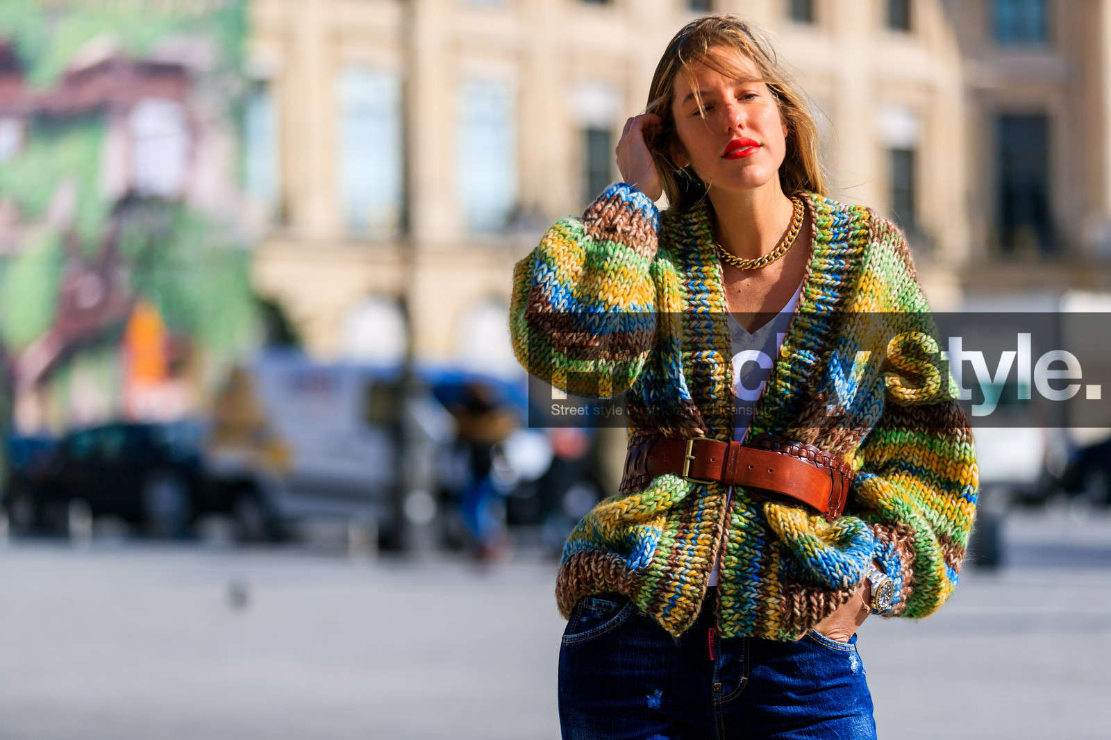 blue denim, brown belt, denim pants, jeans, leather belt, multicolor sweater, necklace, red lips, trousers, street style, jonathan paciullo, FW, frenchystyle, fashion week, PFW, PARIS, AUTUMN WINTER 2018-2019, FALL WINTER 2018-2019, FW 18-19, horizontal, atmosphere details