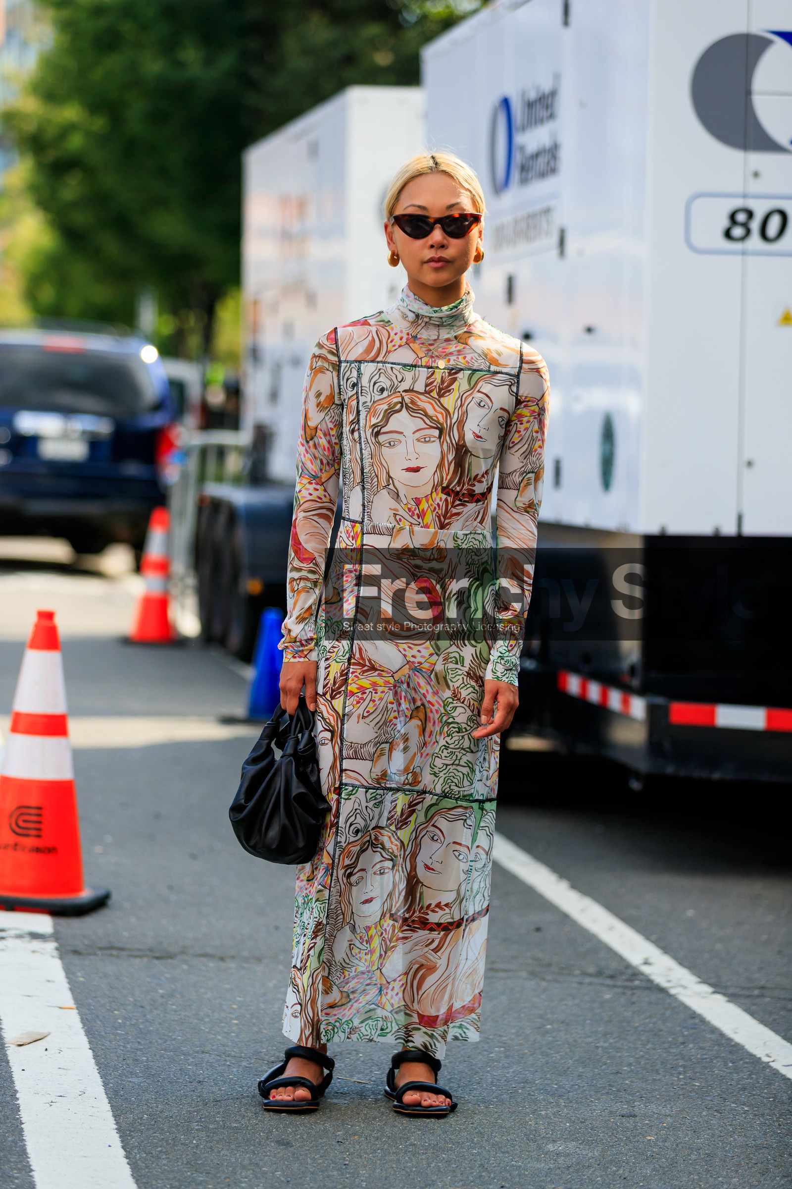 black bag, black shoes, drawings, graphic dress, leather bag, leather shoes, printed dress, sunglasses, vanessa hong, street style, jonathan paciullo, FW, frenchystyle, fashion week, NEW YORK, NYFW, SPRING SUMMER 2020, SS 20, vertical, full length