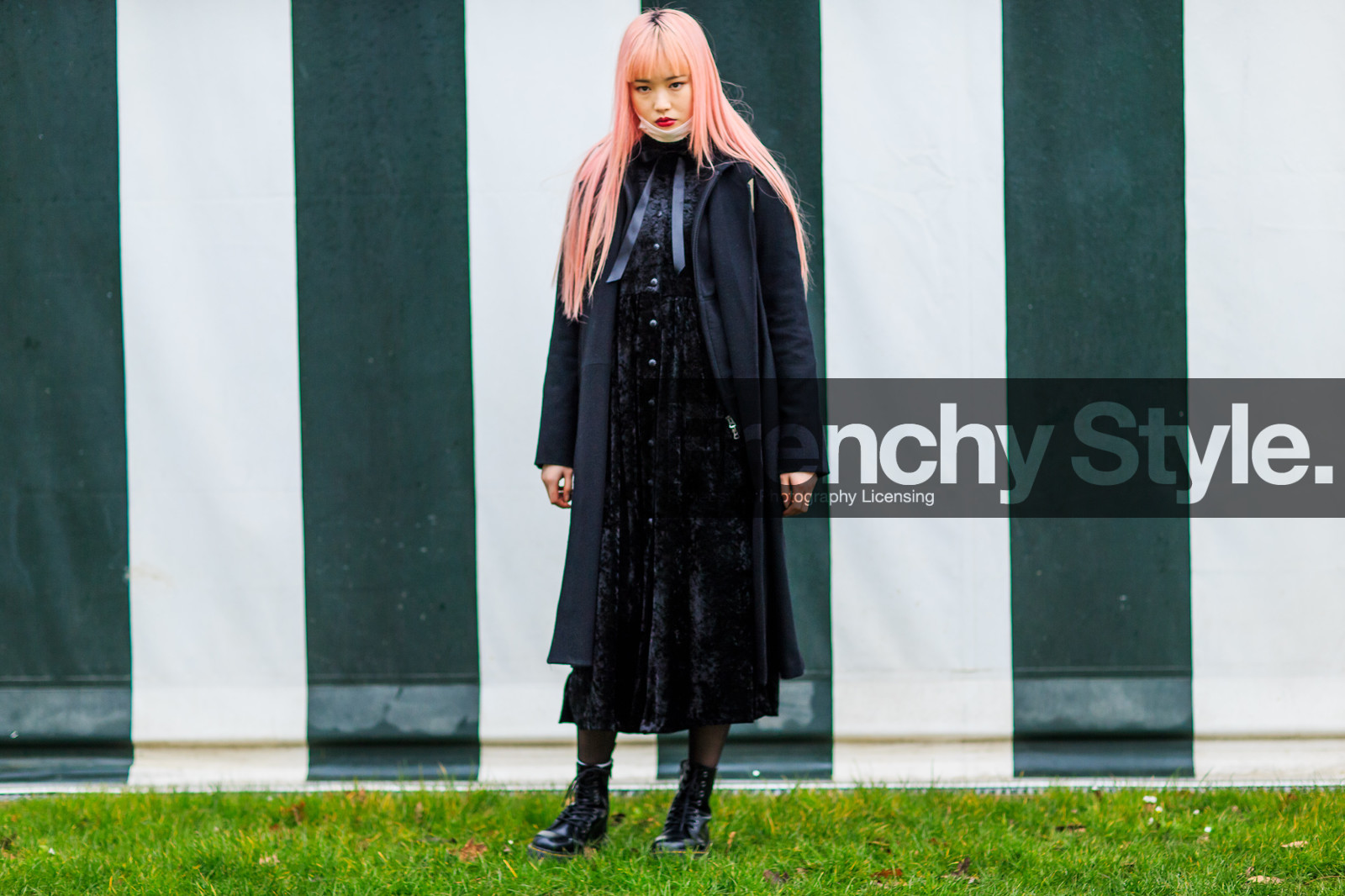 atmosphere details, AUTUMN WINTER 2016-2017, AW 16-17, black boots, black coat, black dress, dyed hair, FALL WINTER 2016-2017, fashion week, Fernanda Hin Lin Ly, frenchystyle, full length, FW, FW 16-17, horizontal, jonathan paciullo, leather boots, long dress, model, PARIS, PFW, pink hair, street style, tone on tone, total look black, velvet