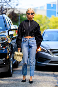 basket, black jacket, black shoes, blue denim, denim pants, fashion week, frenchystyle, full length, FW, jeans, jonathan paciullo, NEW YORK, NYFW, SPRING SUMMER 2018, SS 18, street style, sunglasses, trousers, vanessa hong, vertical