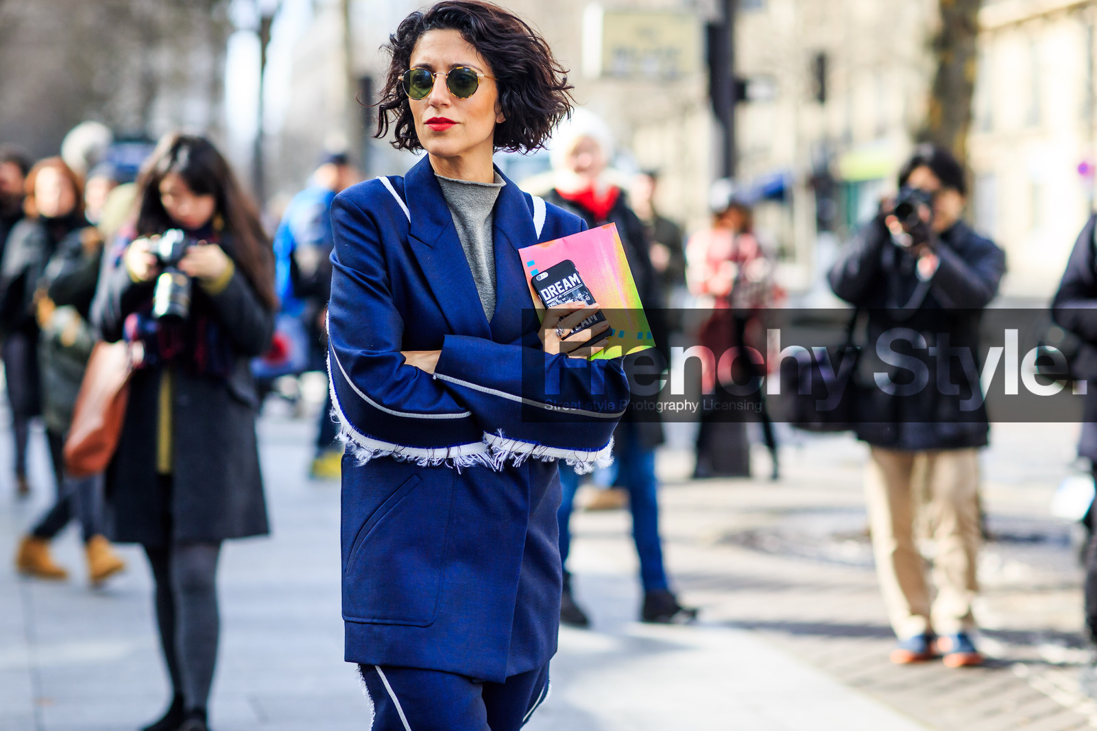 atmosphere details, AUTUMN WINTER 2016-2017, AW 16-17, blue jacket, curly hair, detail, embroidered jacket, FALL WINTER 2016-2017, fashion week, frenchystyle, FW, FW 16-17, graphic jacket, horizontal, jonathan paciullo, navy jacket, PARIS, PFW, street style, sunglasses, yasmine sewell