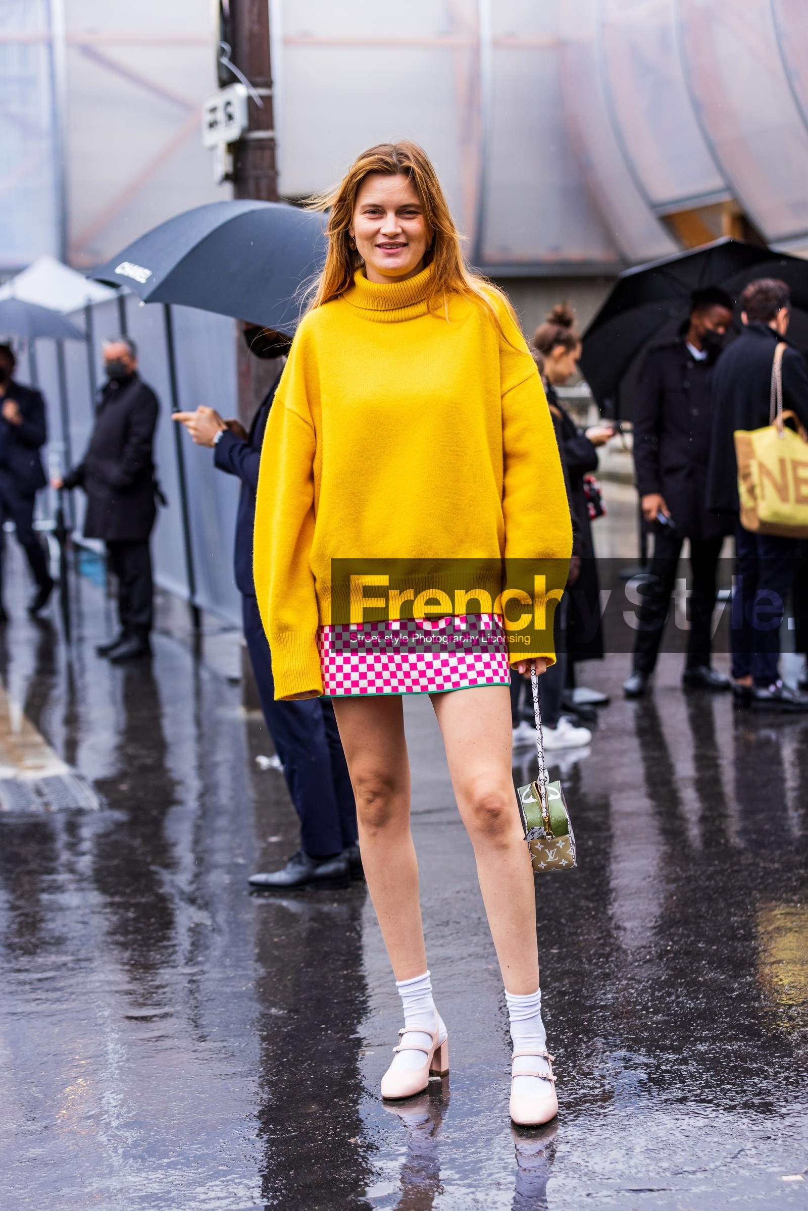 babies, bag, check, Eugénie Trochu, khaki bag, knitwear, mini skirt, pink babies, pink skirt, print, printed skirt, short skirt, skirt, socks, turtleneck, vuitton bag, white socks, yellow turtleneck, fashion week, frenchystyle, FW, jonathan paciullo, street style, PFW, PARIS, SPRING SUMMER 2022, SS 22, vertical, full length