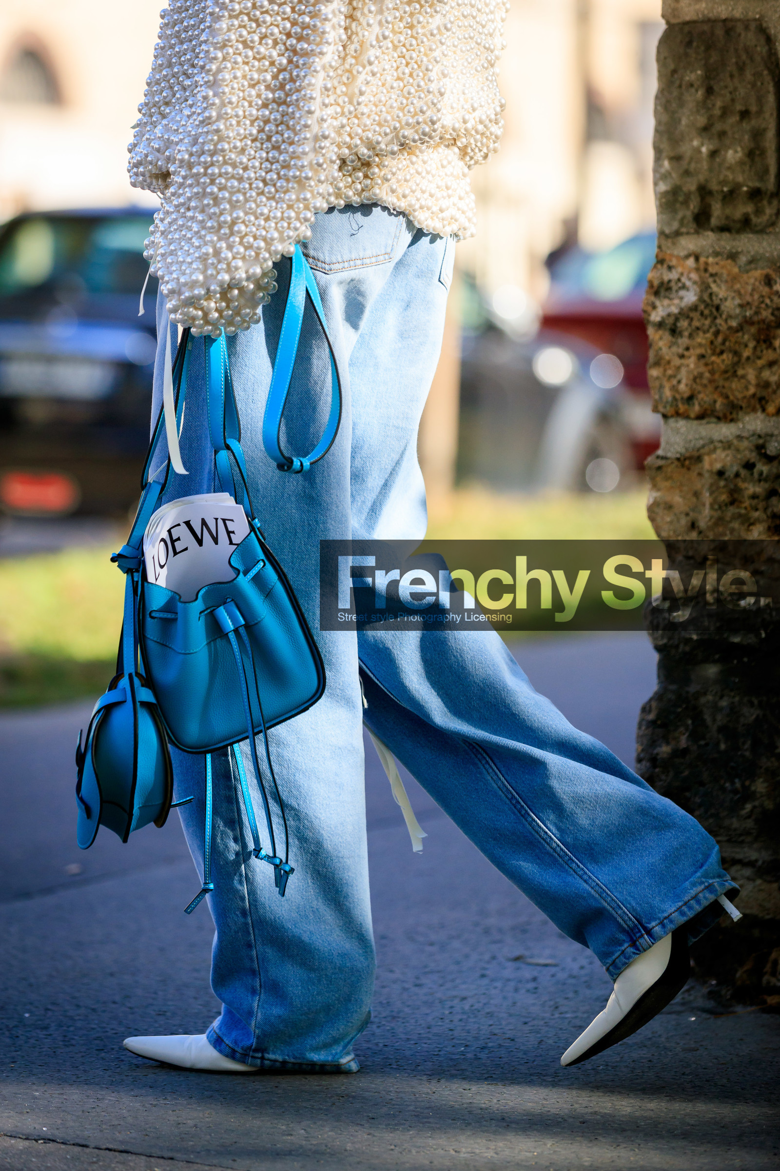 jeanette madsen, loewe bag, loewe pullover, light blue jeans, flare jeans, light blue leather bag, pearl embroidered top, white top, white leather shoes, high heels shoes, legs detail, fashion week, frenchystyle, FW, jonathan paciullo, street style, SPRING SUMMER 2020, SS 20, PFW, PARIS, vertical, atmosphere details, detail