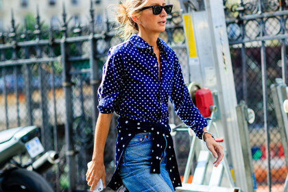 atmosphere details, blue denim, blue shirt, denim skirt, detail, fashion week, frenchystyle, FW, graphic skirt, horizontal, jonathan paciullo, PARIS, PFW, polka dot, printed shirt, printed sweater, sarah rutson, SPRING SUMMER 2017, SS 17, street style, sunglasses, tied up sweater