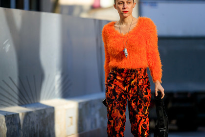black bag, graphic pants, leather bag, marine serre, necklace, orange sweater, printed pants, red pants, trousers, fashion week, frenchystyle, FW, jonathan paciullo, street style, PFW, PARIS, AUTUMN WINTER 2019-2020, AW 19-20, FALL WINTER 2019-2020, FW 19-20, horizontal, atmosphere details, detail