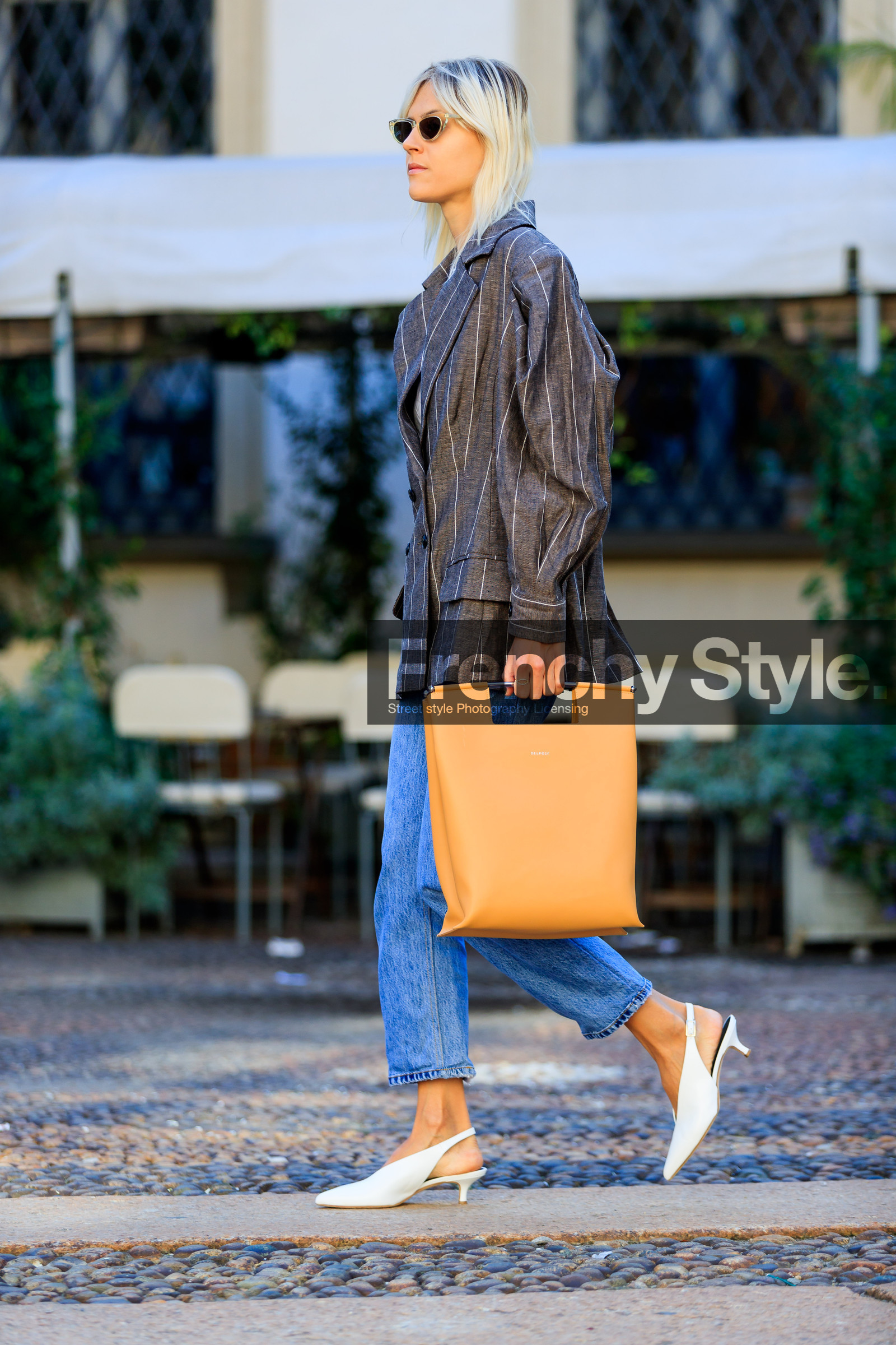 blazer, blue denim, denim pants, fashion week, frenchystyle, full length, FW, graphic jacket, grey jacket, high heels, jeans, jonathan paciullo, leather bag, leather shoes, linda tol, MFW, MILAN, printed jacket, SPRING SUMMER 2018, SS 18, street style, striped jacket, sunglasses, trousers, vertical, white shoes, white t shirt, yellow bag