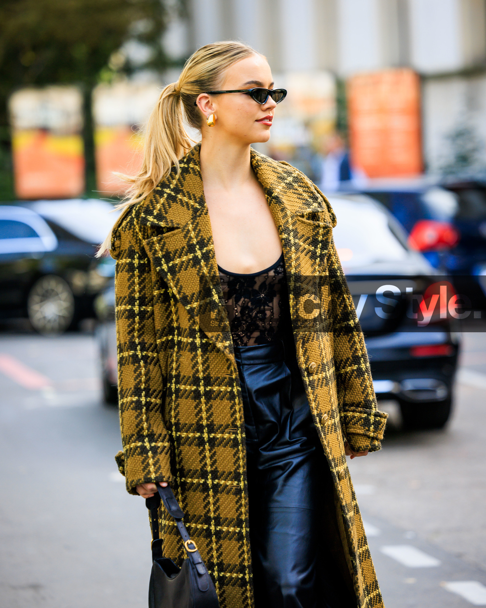 PARIS, PFW, fashion week, frenchystyle, FW, jonathan paciullo, street style, SPRING SUMMER 2024, SS 24, vertical, atmosphere details, detail