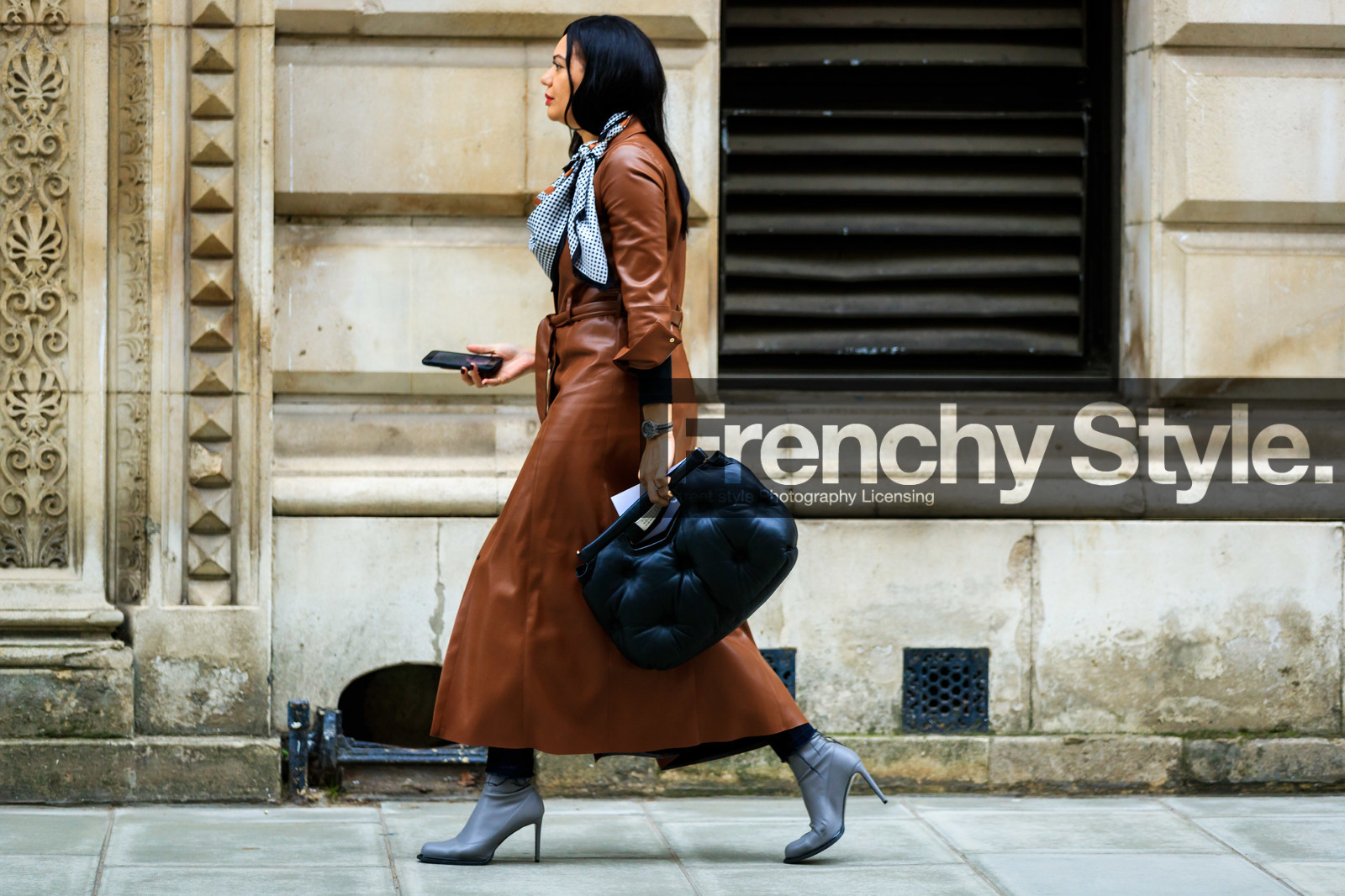 black and white, black bag, brown coat, grey boots, high heels, leather bag, leather coat, leather shoes, maison martin margiela, printed scarf, street style, jonathan paciullo, FW, frenchystyle, fashion week, LFW, LONDON, AUTUMN WINTER 2019-2020, AW 19-20, FW 19-20, FALL WINTER 2019-2020, horizontal, atmosphere details, full length