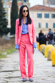 AUTUMN WINTER 2016-2017, AW 16-17, blazer, blue, check shirt, FALL WINTER 2016-2017, fashion week, frenchystyle, full length, FW, FW 16-17, gingham, graphic shirt, jonathan paciullo, LFW, LONDON, MENSWEAR, pink, pink jacket, pink pants, pink suit, ray ban, street style, sunglasses, trousers, vertical, white, yoyo cao