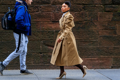 beige trench coat, beige suede shoes, belted trench coat, high heels shoes, balloon sleeves, hoop earrings, big earrings, black tights, fashion week, frenchystyle, FW, jonathan paciullo, street style, NYFW, NEW YORK, AUTUMN WINTER 2020-2021, FALL WINTER 2020-2021, FW 20-21, horizontal, atmosphere details, full length