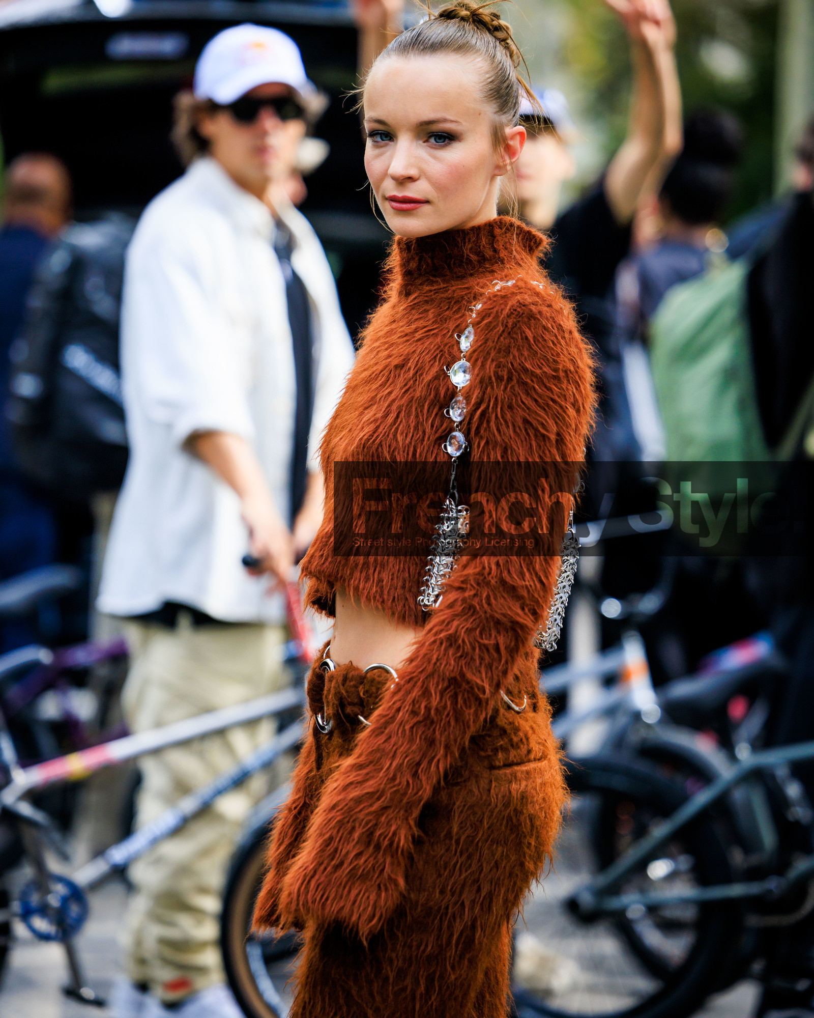 fashion week, frenchystyle, FW, jonathan paciullo, street style, PARIS, PFW, SPRING SUMMER 2024, SS 24, vertical, atmosphere details, detail