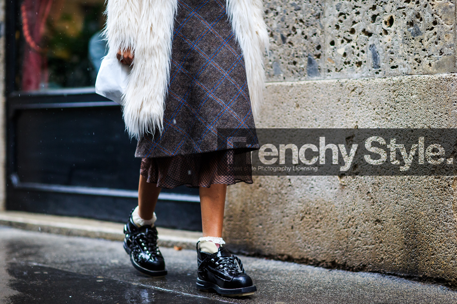 atmosphere details, AUTUMN WINTER 2016-2017, AW 16-17, black boots, brown dress, checked dress, detail, FALL WINTER 2016-2017, fashion week, frenchystyle, fur coat, fur jacket, FW, FW 16-17, graphic dress, horizontal, jonathan paciullo, leather boots, LFW, LONDON, MENSWEAR, plaid, street style, white coat, white fur, white jacket