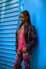 braided hair, long braids, purple jacket, pink shirt, lace shirt, purple pants, flower embroidered pants, details, vintaga look, street style, jonathan paciullo, FW, frenchystyle, fashion week, AUTUMN WINTER 2022-2023, FALL WINTER 2022_2023, FW 22-23, PFW, PARIS, vertical, detail