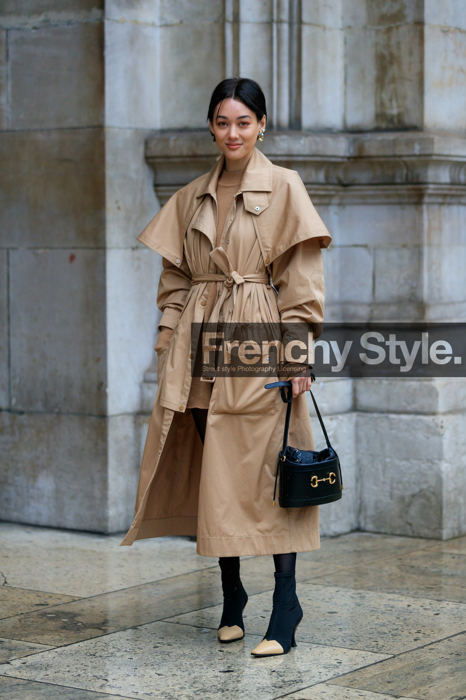 kim jones, beige trench coat, beige parka, belted parka, belted trench coat, asymetrical trenchcoat, beige leather boots, black boots, socks boots, sharp end boots, acne studios shoes, black leather bag, gucci bag, beige dress, knit dress, fashion week, frenchystyle, FW, jonathan paciullo, street style, PFW, PARIS, vertical, full length