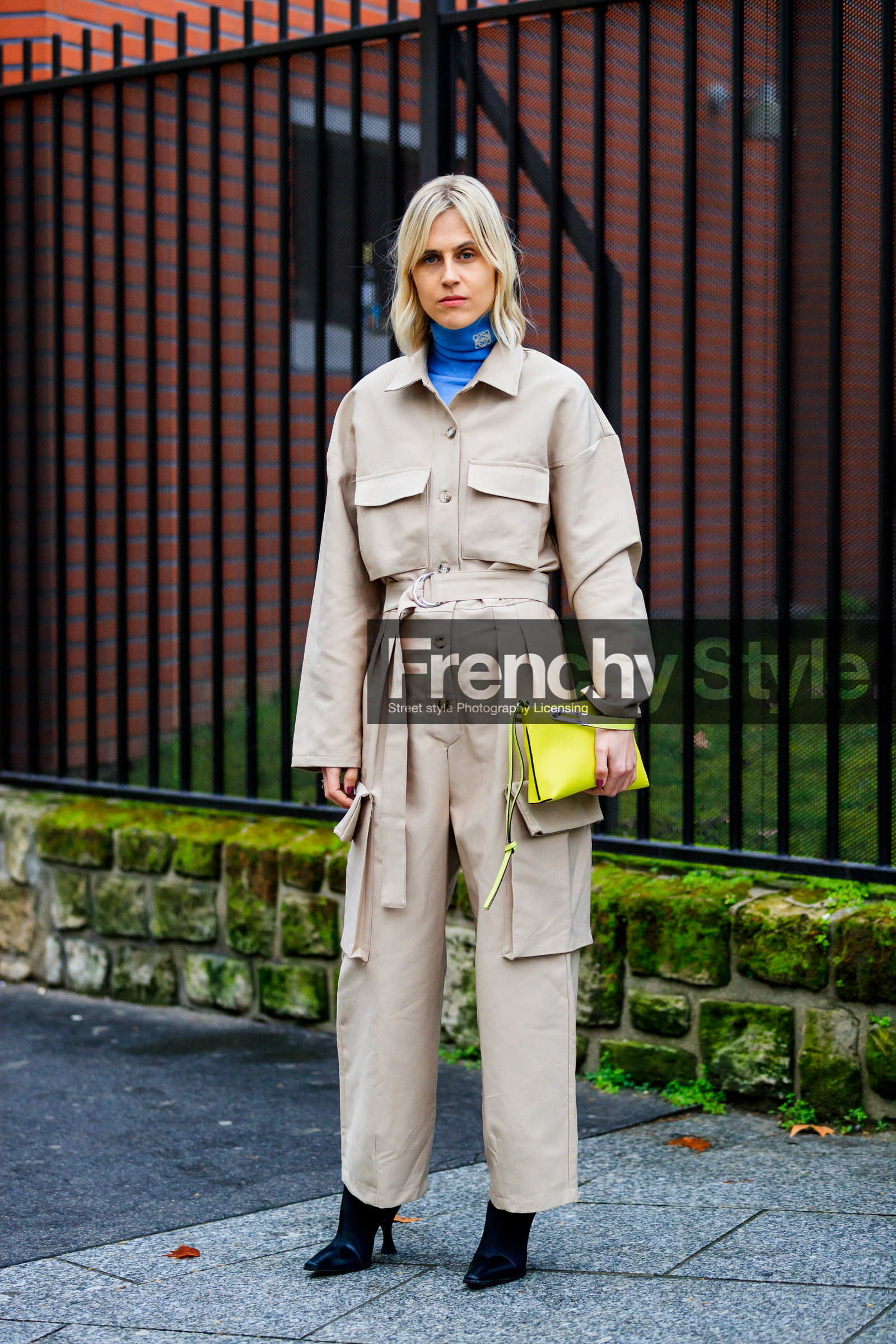 beige jumpsuit, black shoes, blue sweater, high heels, leather bag, leather shoes, linda tol, loewe, trousers, yellow bag, PARIS, PFW, street style, jonathan paciullo, FW, frenchystyle, fashion week, AUTUMN WINTER 2019-2020, AW 19-20, FALL WINTER 2019-2020, FW 19-20, vertical, full length